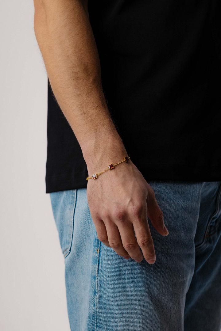 Red Stone Bracelet (Gold)
