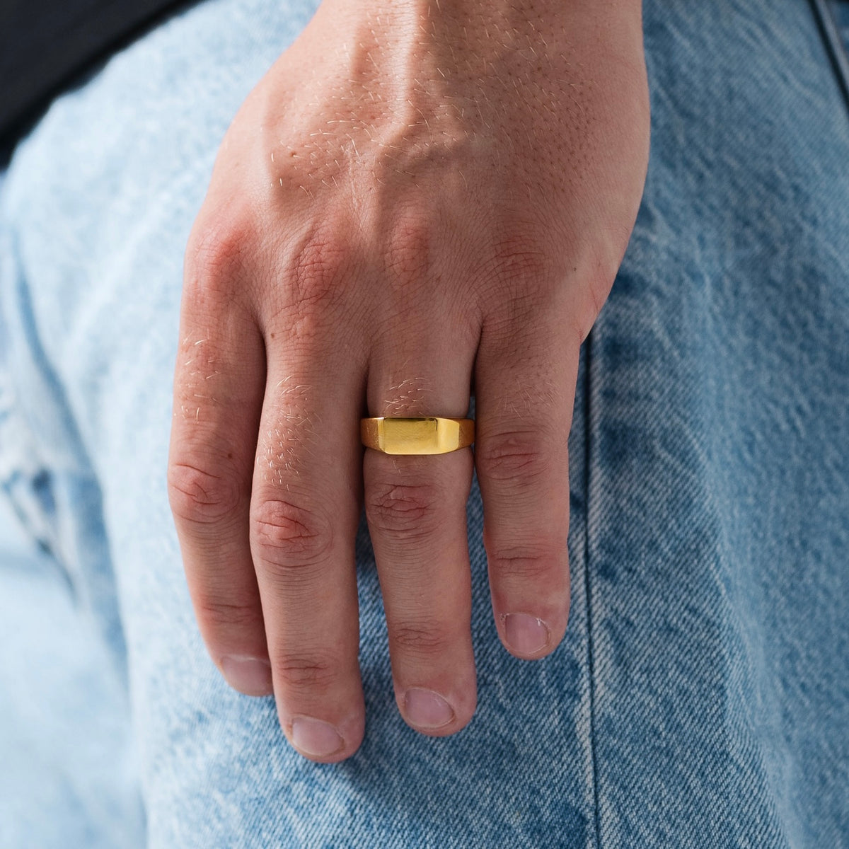 Signet Ring (Gold)